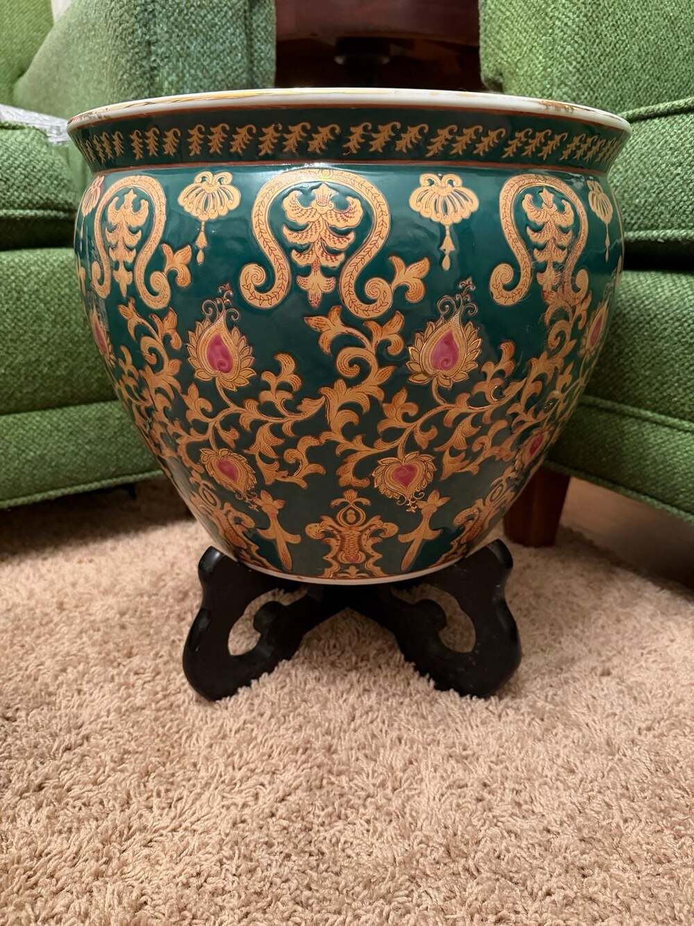 Vintage Chinese Chinoiserie Emerald Green and Gold Floral Porcelain Bowl
